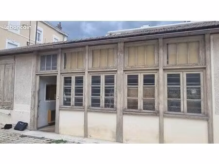 local de stockage 60m2