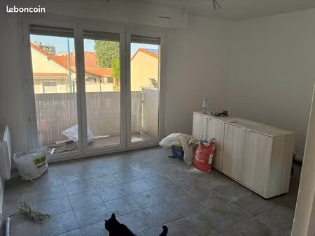 studio meublé rénové – 28 m² – saint-maur-des-fossés (adamville)
