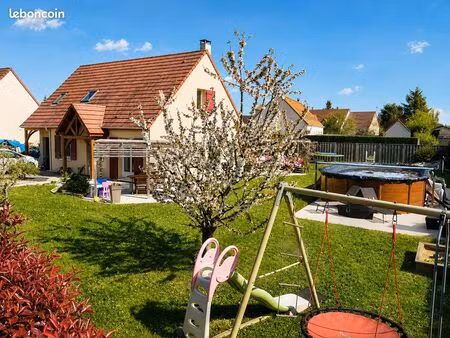 maison familiale meublée avec piscine – 108 m² – jardin 1000 m² – abondant