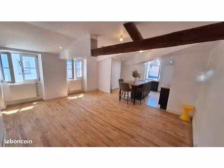 vends t2 de 52 48m2 plein centre