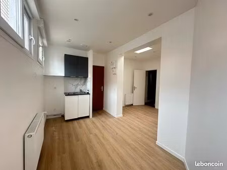 loue charmant studio 18m2 - à 5 mnt de la gare rer c