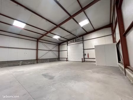 local 550 m² hillion