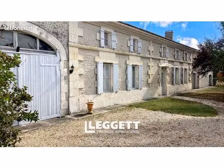 maison 7 pièces 304 m²