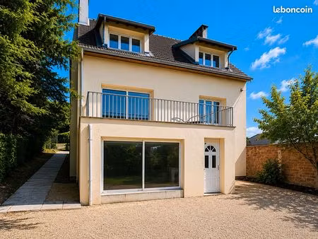 immeuble 12 pièces 250 m²