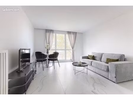 studio 1 pièce 28 m²