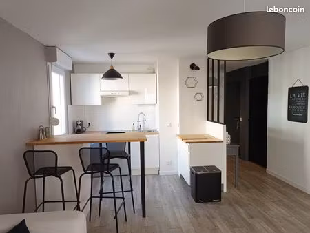 rare – t2 rénové - 42m² – balcon – parking – piscine – 10 min arènes