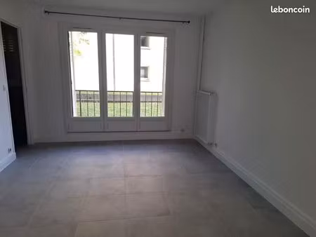 studio 1 pièce 27 m²