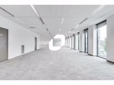 bureaux 399 m²