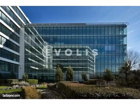 bureaux 605 m²