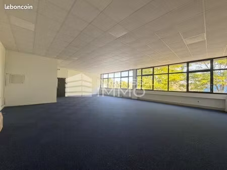 bureaux 110 m²