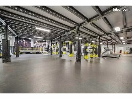 local industriel 1 888 m²
