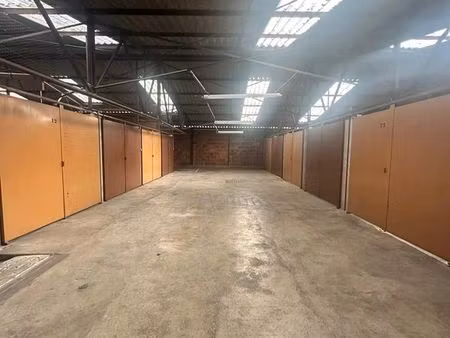 box de stockage - parking - garde meuble