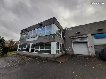 local d'activité 852 m²