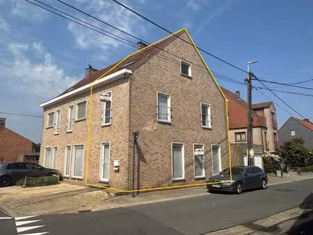 woning met 2 slaapkamers en garage