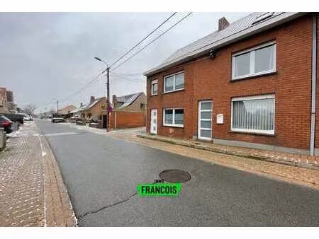maison de 3 chambres avec un très grand jardin au cœur de k…