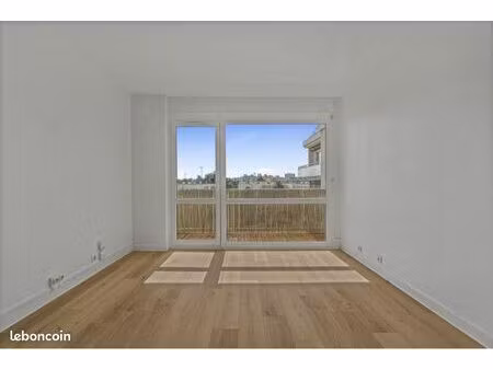 2 pièces avec balcon creteil village