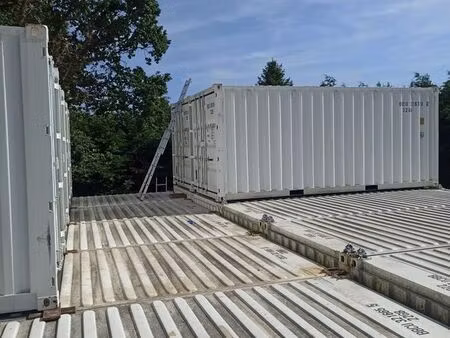 grand box de stockage 33m3 en location / garde meuble sécurisé à lanvollon / accès par esc