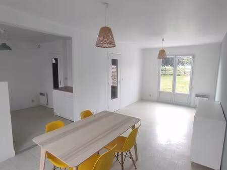 ? maison 3 pièces rénovée avec jardin clos et garage – plouasne
