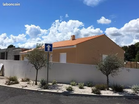 villa 4 pièces 85 m²