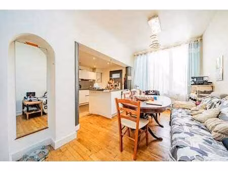 à vendre – appartement rez-de-chaussée 2ch à evere + cour