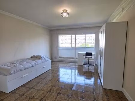 chambre 1 pièce 9 m²