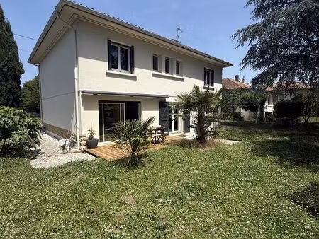 maison 7 pièces 140 m²