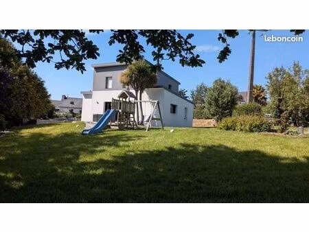 maison contemporaine 2012 lumineuse de 104 m² avec grand terrain -- 3 chambres – plogastel