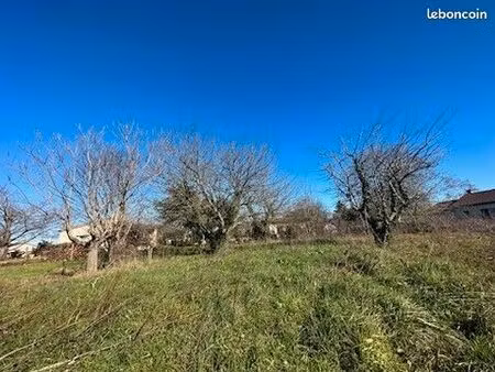 terrain 500 m² gratentour