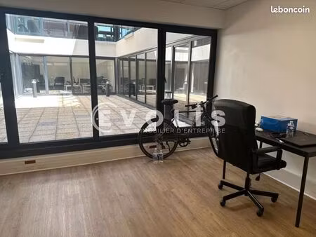 bureau 15 m²