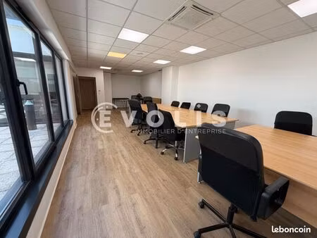 bureau 92 m²