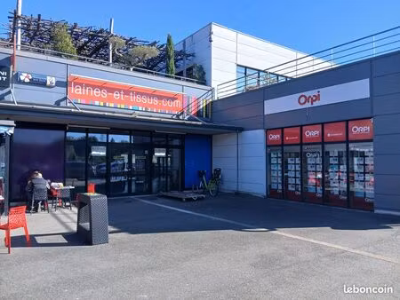 local commercial 298 m² périgueux