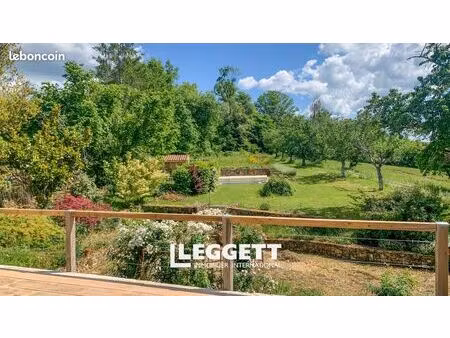 maison 8 pièces 325 m²