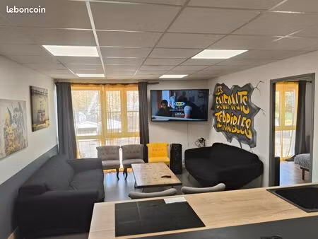 170 m2 sur le vieux port de la rochelle