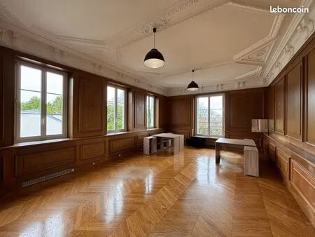 bureaux 125 m²