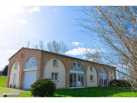 local 170 m² flourens