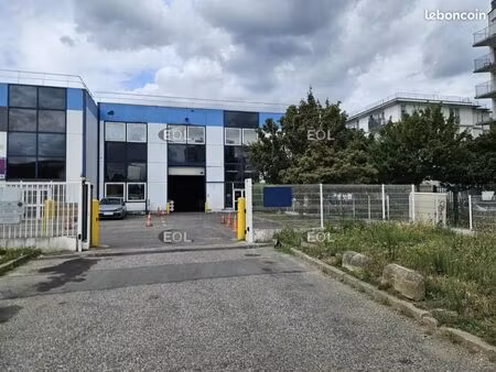 local d'activité 635 m²