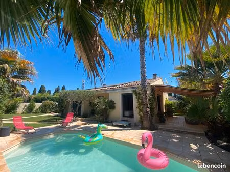 charmante villa individuelle de plain-pied 91 m² – piscine chauffée – panneaux solaires – 