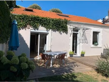 villa 4 pièces 85 m²
