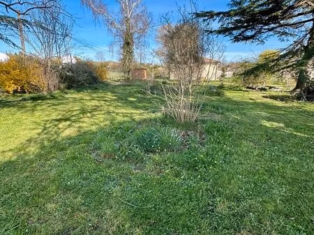 terrain constructible 500 m² – issus – libre constructeur