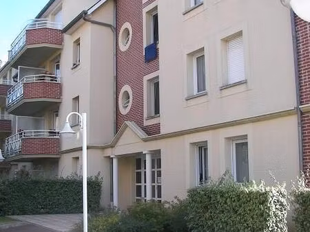 f1  27 m2  rue victor hugo (centre ville)