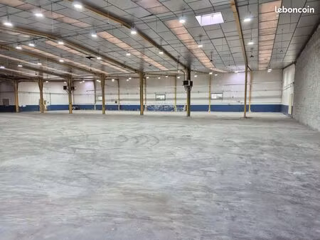 entrepôt 2100 m² divisible