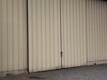 location box hangar garage