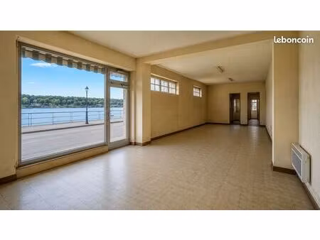 local commercial = 50m² à rafraîchir face à la seine