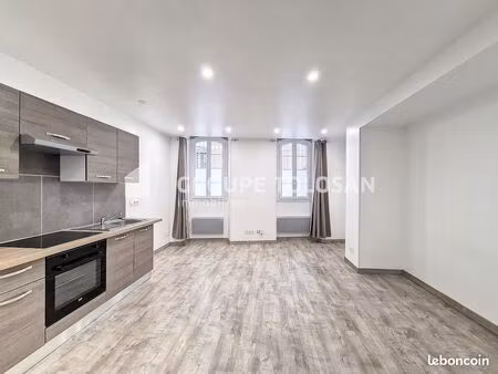 studio 1 pièce 31 m²