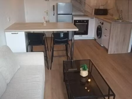 superbe meublé 35m2 renové - résidence normande calme et sécurisée - centre evreux
