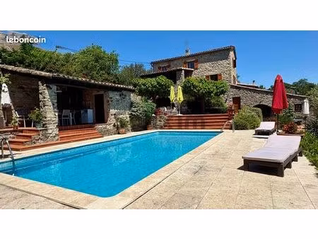 mas 4 pièces 115 m²