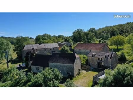 propriété 10 pièces 227 m²