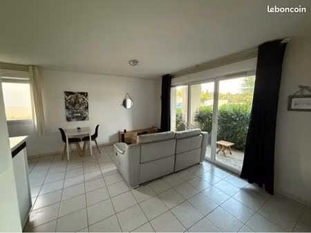 appartement t2 pombonne avec piscine