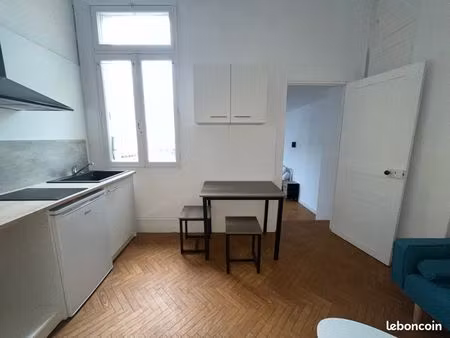t2 rochefort bien situé - ensoleillée
