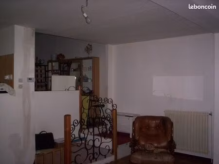 maison comprenant studio + f3